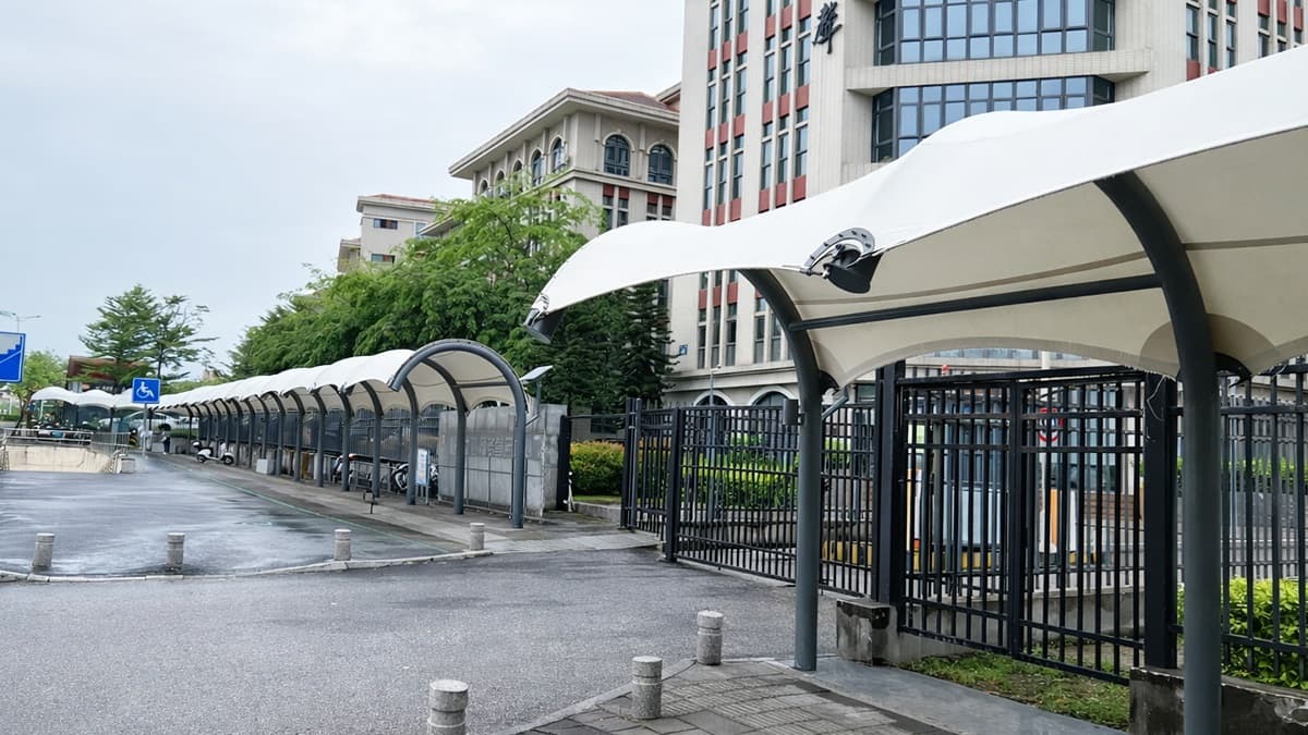 Pedestrian walkway sunshade-a01